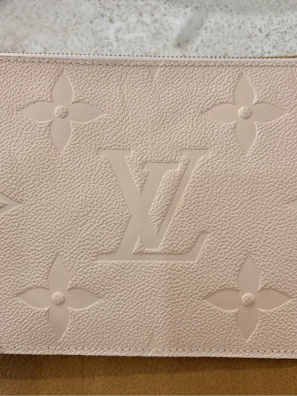 Authentic Louis Vuitton Neverfull GM Empreinte cream monogram pouch wristlet